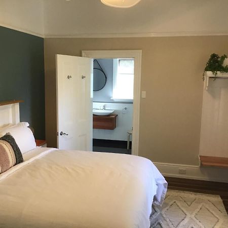 Harrison House Bed and Breakfast Strahan Exteriör bild